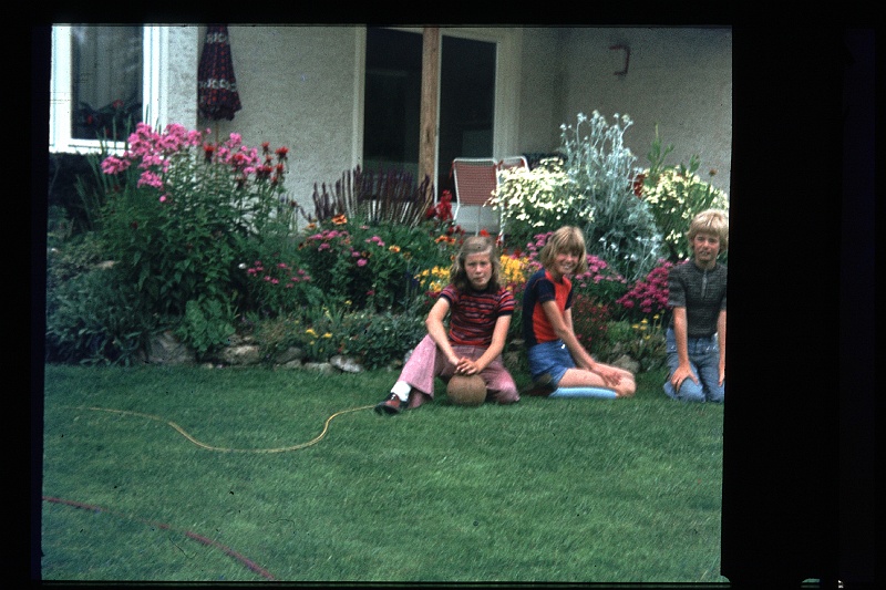 21.Regensburg jul 1974 Brigitte,Marion,Peter.JPG